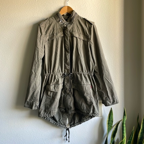 Levi's Women's Legacy Cotton Lightweight Fishtail Anorak Jacket New Army Green M - Picture 4 of 11